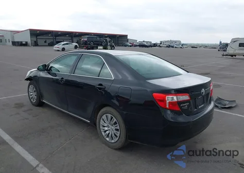 2012 Toyota Camry Le z USA, uszkodzony, nr VIN 4T1BF1FK5CU041366